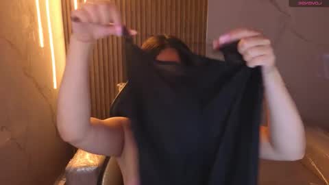 Snapshot of andrea_ramoss_ chatting on 11/25/25, 07:25 Andrea Ramos online show from 11/25/25, 07:25