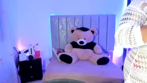 andreaakinky online show from 11/07/25, 08:36