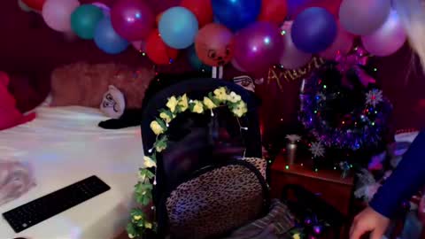 andreeajj online show from 12/20/24, 10:43