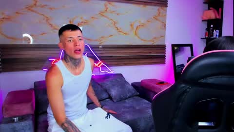 andrees_s online show from 04/22/26, 08:43