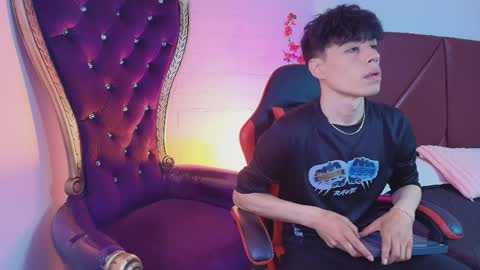 andreew_style_ online show from 04/13/26, 08:25