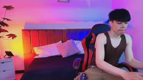 andreew_style_ online show from 04/16/26, 09:26