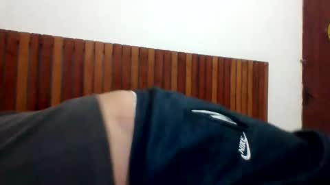 Snapshot of andreloko123 chatting on 05/17/26, 10:06 andreloko123 online show from 05/17/26, 10:06