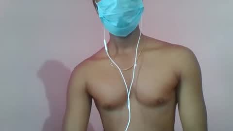 Snapshot of andres01_ chatting on 09/25/25, 05:00 andres01_ online show from 09/25/25, 05:00