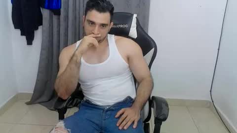 andres180950734 online show from 05/13/26, 12:52