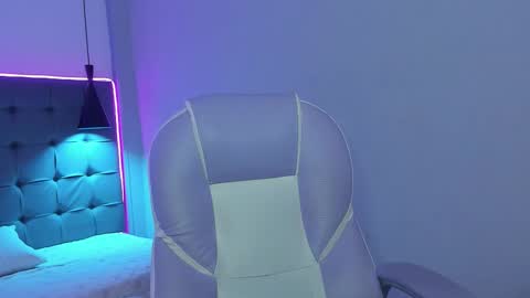 IM ANDRES online show from 12/18/25, 03:01