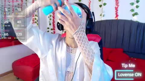 Snapshot of andres992563 chatting on 01/12/26, 02:22 Alann online show from 01/12/26, 02:22