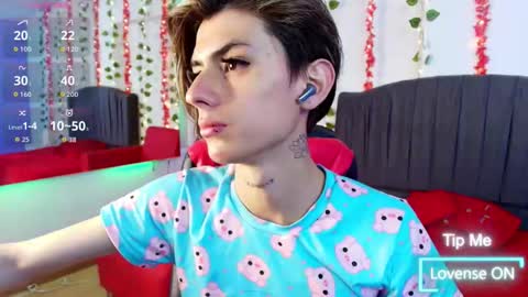 Snapshot of andres992563 chatting on 01/17/26, 01:49 Alann online show from 01/17/26, 01:49