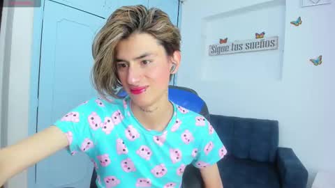 Snapshot of andres992563 chatting on 02/09/26, 02:43 Alann online show from 02/09/26, 02:43