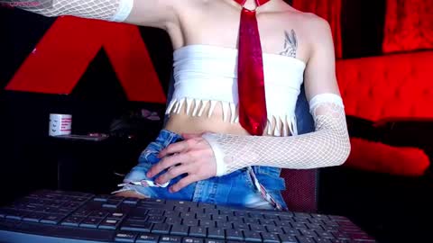 Snapshot of andres992563 chatting on 05/11/26, 04:04 Alann online show from 05/11/26, 04:04