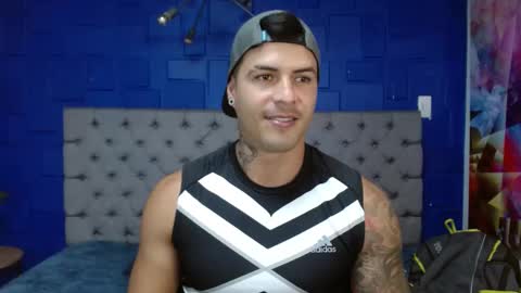 Snapshot of andres_clark chatting on 02/11/25, 06:44 insta andres clark online show from 02/11/25, 06:44