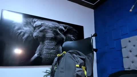 insta andres clark  online show from 11/30/25, 06:01