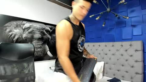 insta andres clark  online show from 04/02/26, 07:44