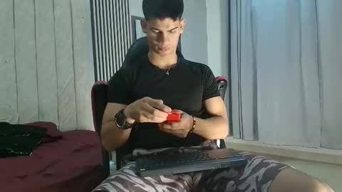 andres_stud online show from 09/30/25, 04:17