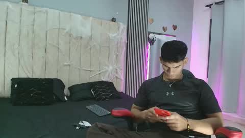 andres_stud online show from 10/12/25, 04:44