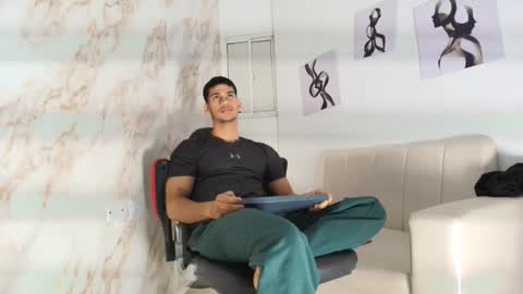 andres_stud online show from 11/29/25, 04:26