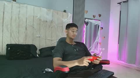 ANDRES  online show from 10/12/25, 04:44