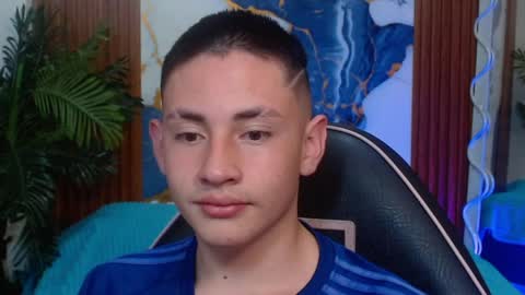 Snapshot of andres_tay chatting on 04/25/26, 02:36 andres_tay online show from 04/25/26, 02:36