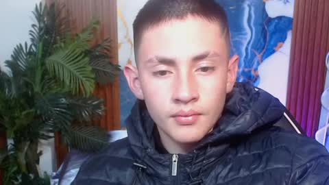 Snapshot of andres_tay chatting on 04/27/26, 02:42 andres_tay online show from 04/27/26, 02:42