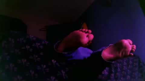 andrescaraballo18 online show from 10/03/25, 05:04