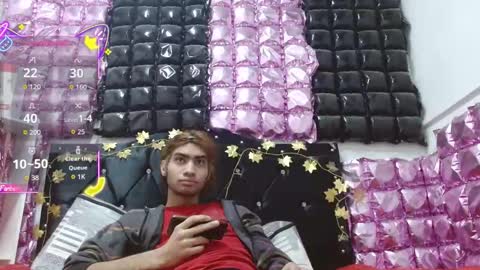 andresdark_07 online show from 12/17/25, 04:07