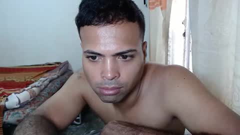 Snapshot of andresfern chatting on 12/21/25, 05:53 ANDRES online show from 12/21/25, 05:53