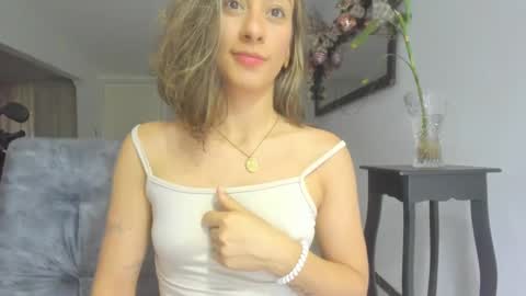 Isa  --------- online show from 01/05/25, 11:22