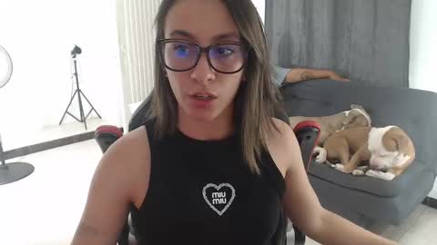 Isa  --------- online show from 09/17/25, 01:18