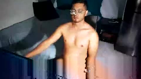 andresvergon85 online show from 01/20/25, 04:32