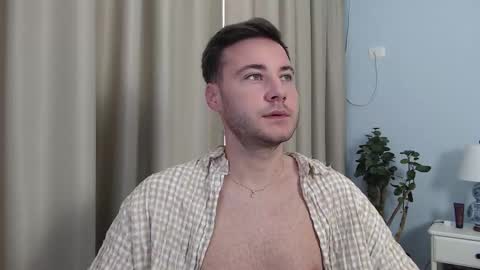 Snapshot of andrew2305 chatting on 09/28/25, 09:14 Justin Andrew online show from 09/28/25, 09:14