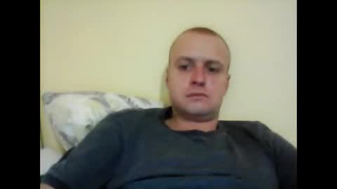 andrew3356577 online show from 10/26/25, 03:40