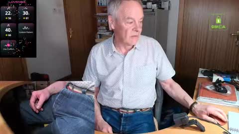 Snapshot of andrew_9999 chatting on 03/12/25, 12:42 Andrew online show from 03/12/25, 12:42