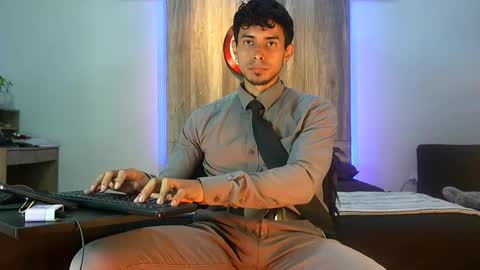 Andrew online show from 10/28/25, 01:53