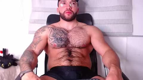 Snapshot of andrew_holden__ chatting on 10/17/25, 12:36 andrew_holden__ online show from 10/17/25, 12:36