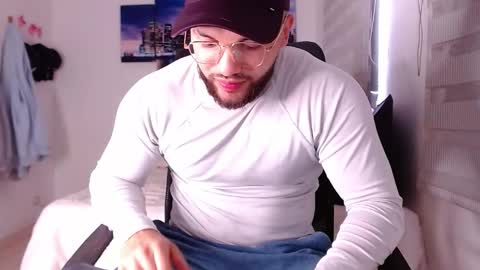 andrew_holden__ online show from 01/08/26, 10:45