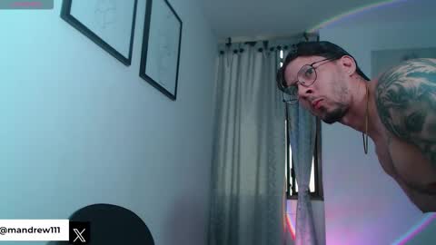 Snapshot of andrew_mathe chatting on 11/25/25, 10:21 Andrew Mathwes online show from 11/25/25, 10:21