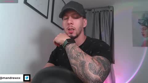 Snapshot of andrew_mathe chatting on 11/30/25, 12:36 Andrew Mathwes online show from 11/30/25, 12:36