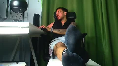Snapshot of andrewbanner chatting on 05/08/26, 05:57 MasterRomania online show from 05/08/26, 05:57