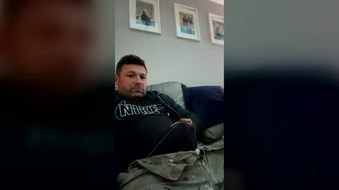 andrewbruce558625946 online show from 07/03/26, 08:48