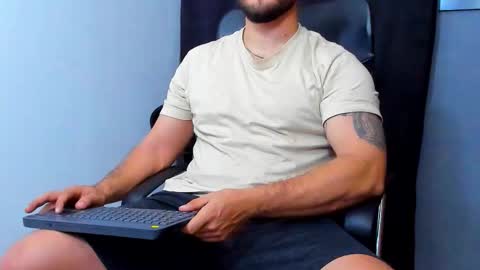 Andrew Diaz online show from 12/01/25, 03:55