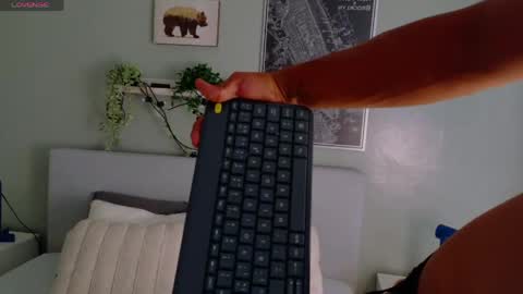 ANDREW KENNOXX online show from 04/06/26, 08:32