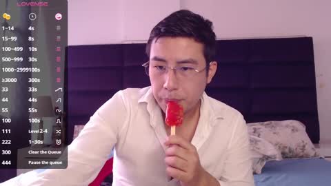 andrewmhilton_ online show from 01/12/25, 09:08