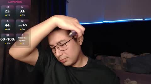 andrewmhilton_ online show from 12/15/25, 06:17