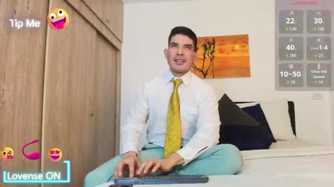 Snapshot of andrewstelee chatting on 11/23/25, 02:11 andrewstelee online show from 11/23/25, 02:11