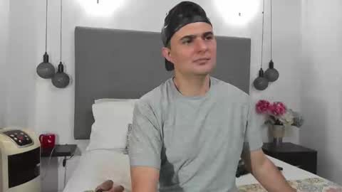 Snapshot of andrhes_muller chatting on 11/16/25, 08:58 andrhes muller online show from 11/16/25, 08:58