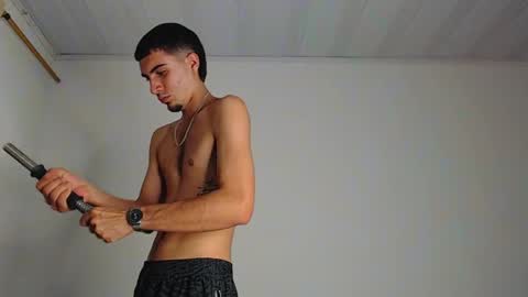 andriuhot066 online show from 12/02/24, 03:26