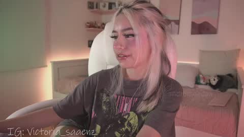 Victoria Senz  online show from 09/18/25, 09:28