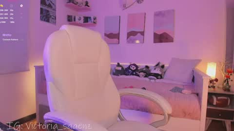 Victoria Senz  online show from 04/11/26, 03:49