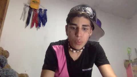 Snapshot of andryt31135 chatting on 05/18/26, 04:29 andryt31135 online show from 05/18/26, 04:29