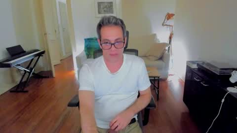 Snapshot of andy0pandi chatting on 12/17/24, 08:34 Andrew online show from 12/17/24, 08:34